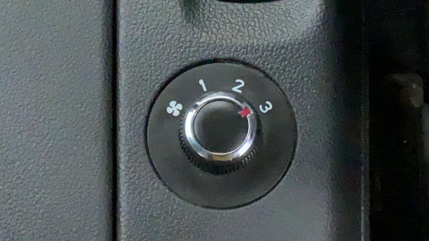 2020 Renault TRIBER RXZ AT, Petrol, Automatic, 18,112 km, Rear AC Temperature Control
