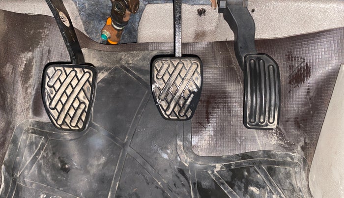 2015 Nissan Sunny XL, Petrol, Manual, 37,719 km, Pedals