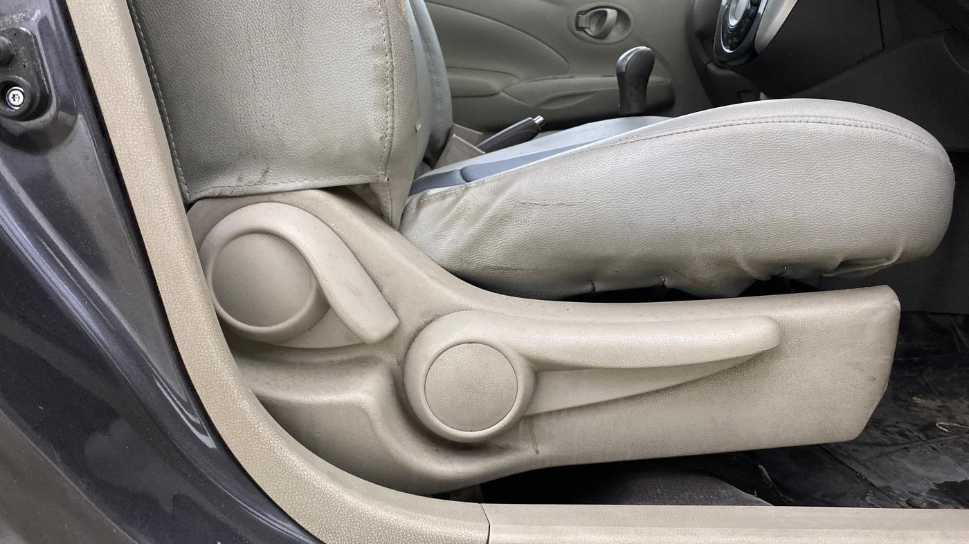 2015 Nissan Sunny XL, Petrol, Manual, 37,667 km, Driver Side Adjustment Panel