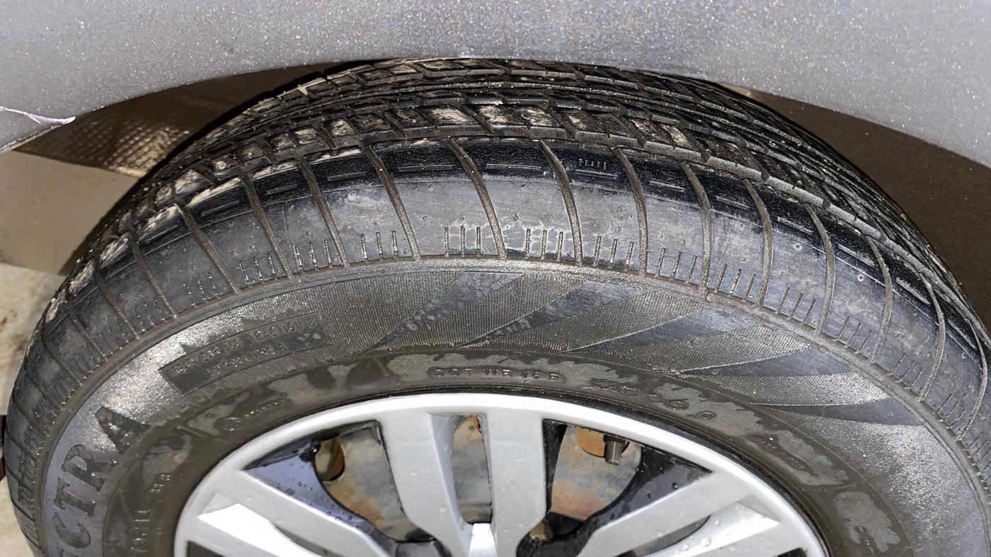 2015 Nissan Sunny XL, Petrol, Manual, 37,667 km, Right Rear Tyre Tread