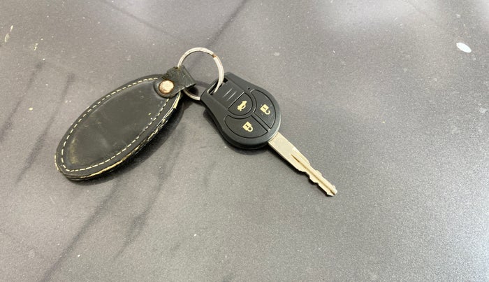 2015 Nissan Sunny XL, Petrol, Manual, 37,719 km, Key Close Up