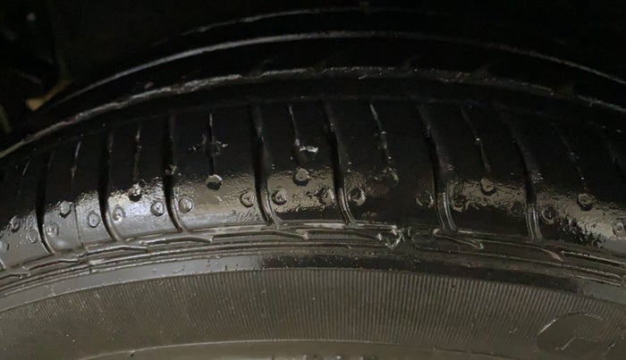 2023 Hyundai GRAND I10 NIOS SPORTZ 1.2 KAPPA VTVT CNG, CNG, Manual, 49,100 km, Right Rear Tyre Tread