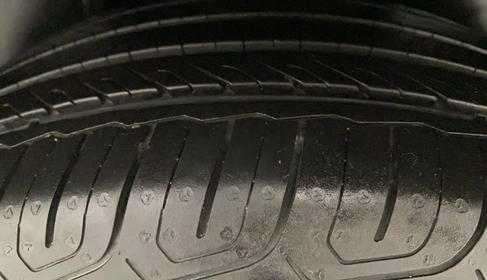 2021 Skoda KUSHAQ ACTIVE 1.0 TSI MT, Petrol, Manual, 7,459 km, Right Rear Tyre Tread