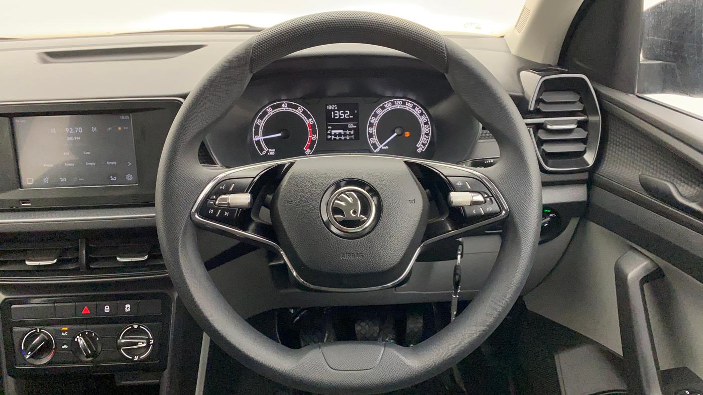 2021 Skoda KUSHAQ ACTIVE 1.0 TSI MT, Petrol, Manual, 7,459 km, Steering Wheel Close Up