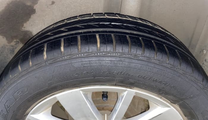 2016 Volkswagen Ameo HIGHLINE1.2L, Petrol, Manual, 41,265 km, Left Rear Tyre Tread
