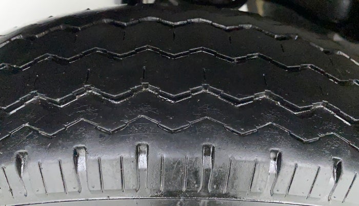 2018 Maruti Eeco 5 STR CNG WITH AC PLUSHTR, CNG, Manual, 75,744 km, Right Rear Tyre Tread