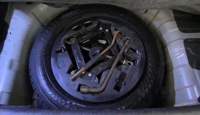 2016 Mahindra Kuv100 K8 D 5 STR, Diesel, Manual, 68,068 km, Spare Tyre