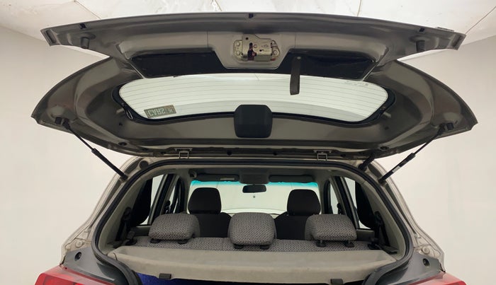 2016 Mahindra Kuv100 K8 D 5 STR, Diesel, Manual, 68,068 km, Boot Door Open