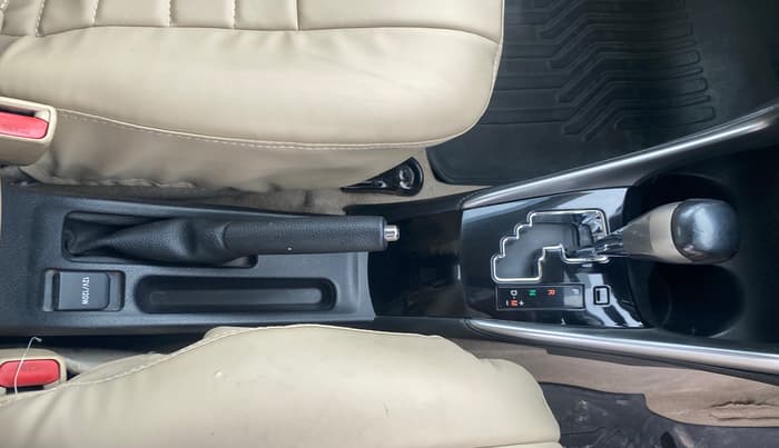 2018 Toyota YARIS VX CVT, Petrol, Automatic, 78,594 km, Gear Lever