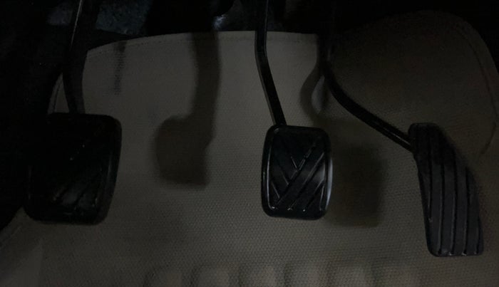 2014 Maruti Wagon R 1.0 LXI, Petrol, Manual, 41,923 km, Pedals