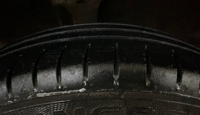 2014 Maruti Wagon R 1.0 LXI, Petrol, Manual, 41,923 km, Right Front Tyre Tread