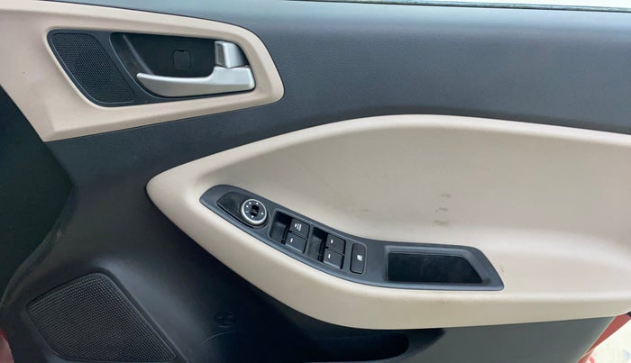 2015 Hyundai Elite i20 MAGNA 1.2, Petrol, Manual, 39,388 km, Driver Side Door Panels Control