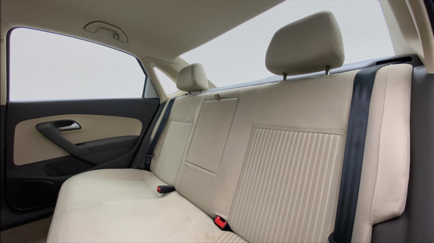2010 Volkswagen Vento HIGHLINE PETROL, Petrol, Manual, 25,462 km, Right Side Rear Door Cabin