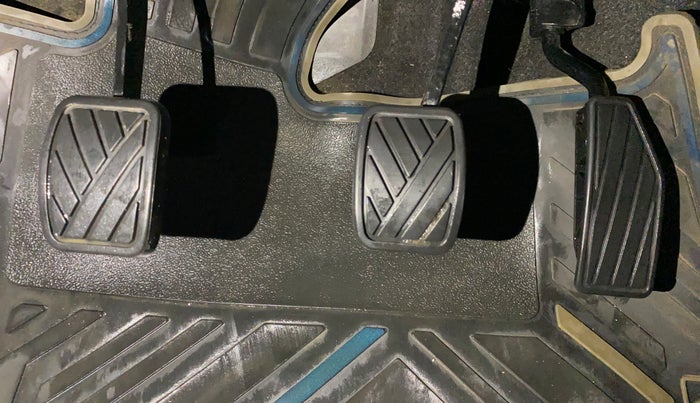 2022 Maruti IGNIS ALPHA 1.2, Petrol, Manual, 32,699 km, Pedals