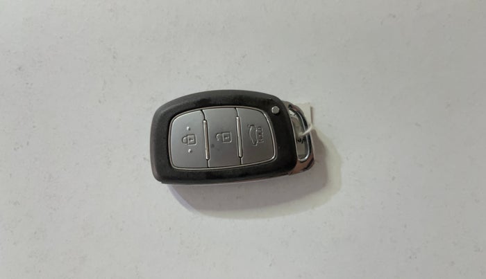 2016 Hyundai Grand i10 ASTA (O) 1.2 KAPPA VTVT, Petrol, Manual, 85,372 km, Key Close Up