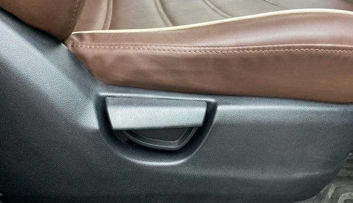2019 Hyundai NEW SANTRO ERA 1.1, Petrol, Manual, 9,546 km, Driver Side Adjustment Panel