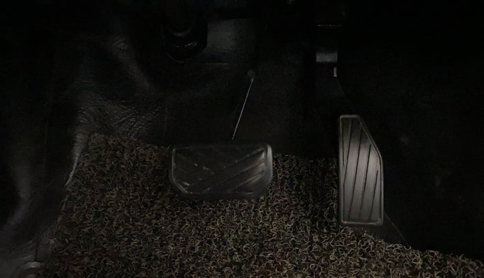 2019 Maruti IGNIS DELTA 1.2 AMT, Petrol, Automatic, 73,600 km, Pedals