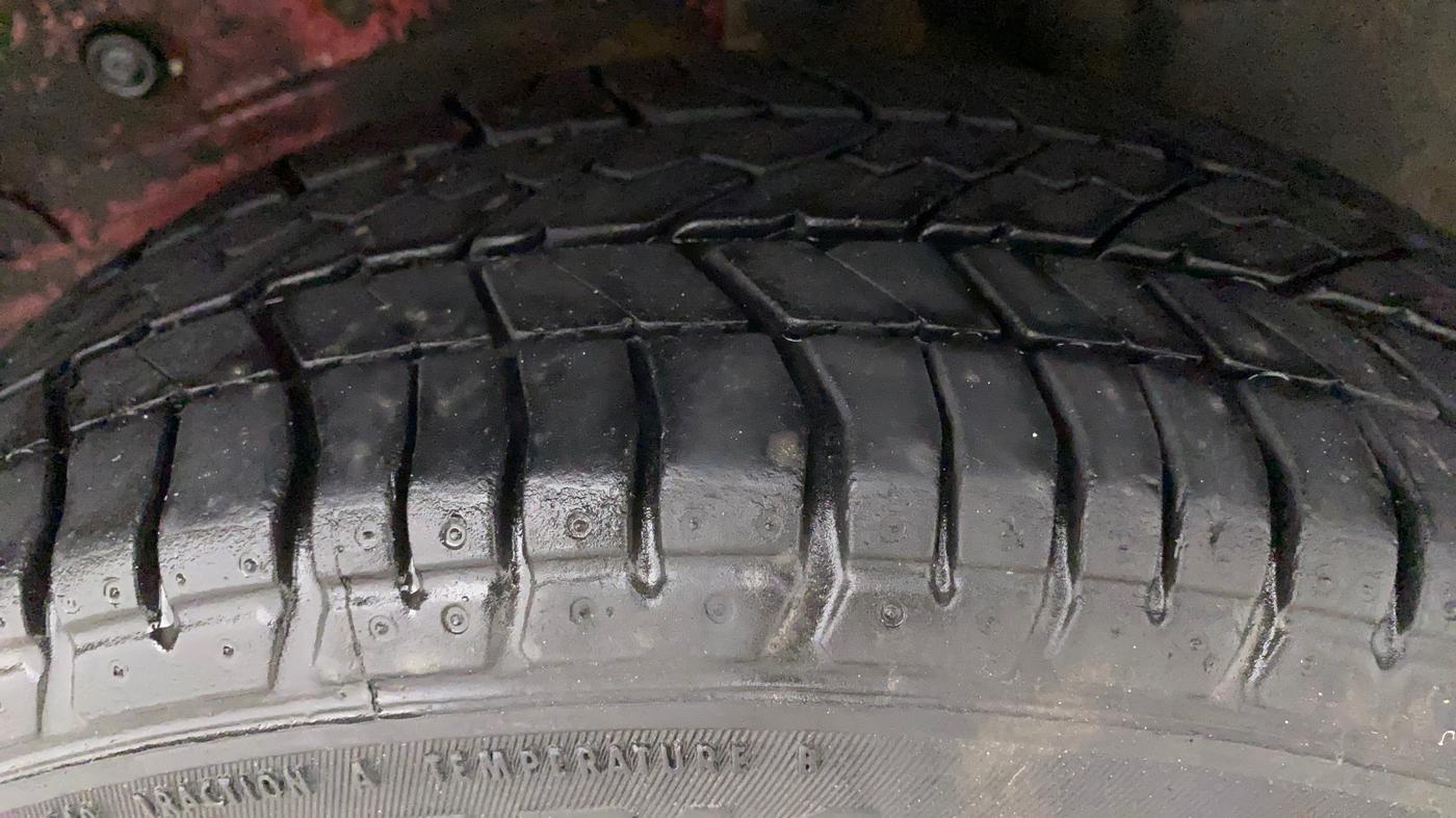 2011 Toyota Etios Liva G, Petrol, Manual, 37,609 km, Left Rear Tyre Tread
