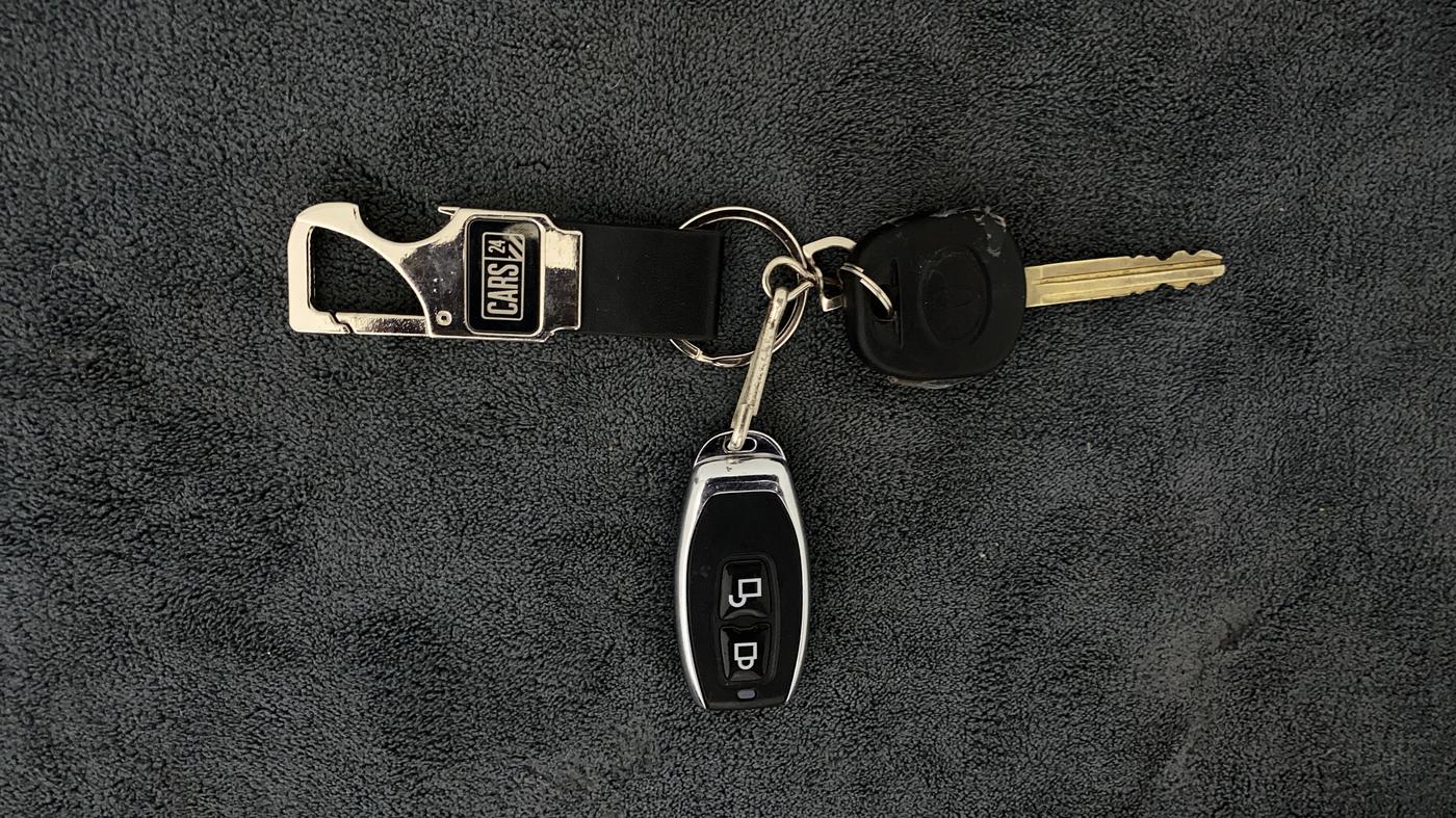 2011 Toyota Etios Liva G, Petrol, Manual, 37,609 km, Key Close Up