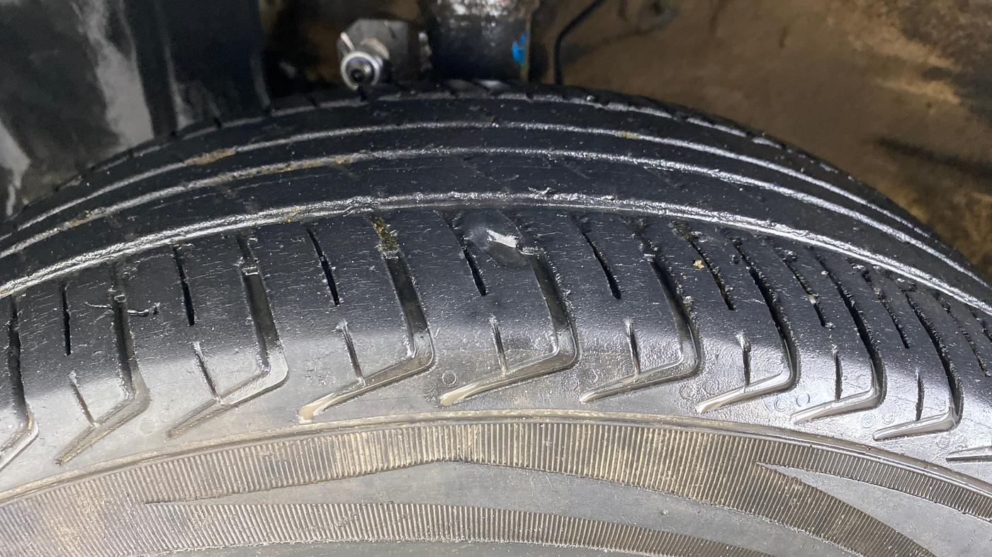2021 Maruti New Wagon-R 1.0 Lxi (o) cng, CNG, Manual, 36,993 km, Left Front Tyre Tread