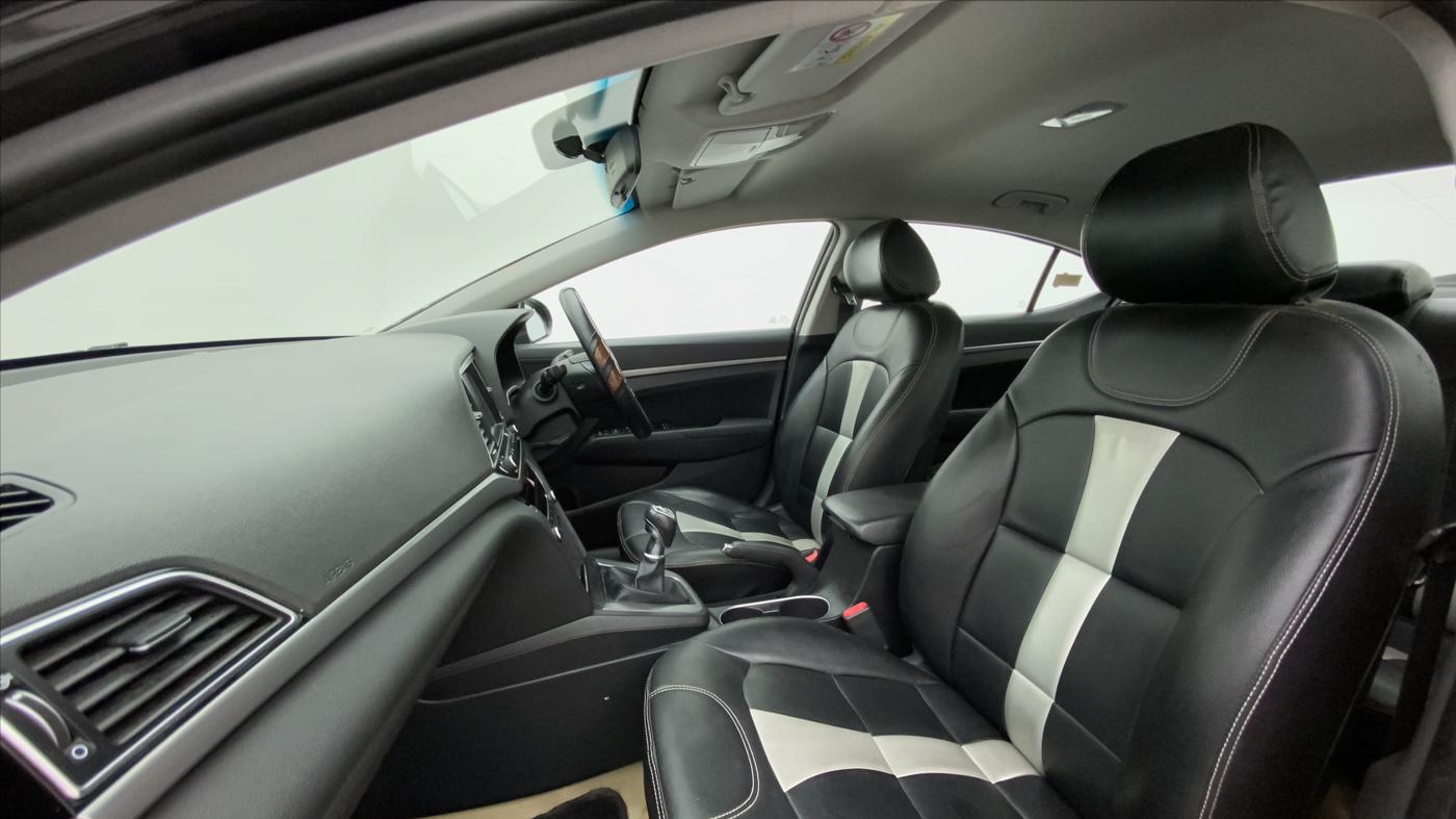 2018 Hyundai New Elantra 2.0 SX MT PETROL, Petrol, Manual, 55,596 km, Right Side Front Door Cabin