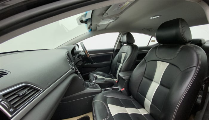 2018 Hyundai New Elantra 2.0 SX MT PETROL, Petrol, Manual, 55,596 km, Right Side Front Door Cabin