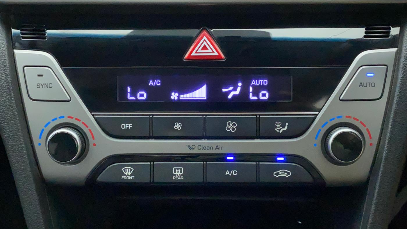 2018 Hyundai New Elantra 2.0 SX MT PETROL, Petrol, Manual, 55,596 km, Multi-Zone Climate Control