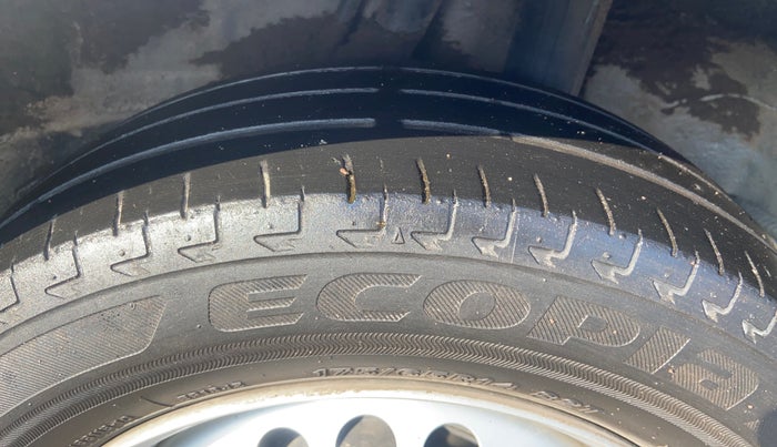 2019 Honda Amaze 1.2L I-VTEC E, CNG, Manual, 43,899 km, Left Rear Tyre Tread