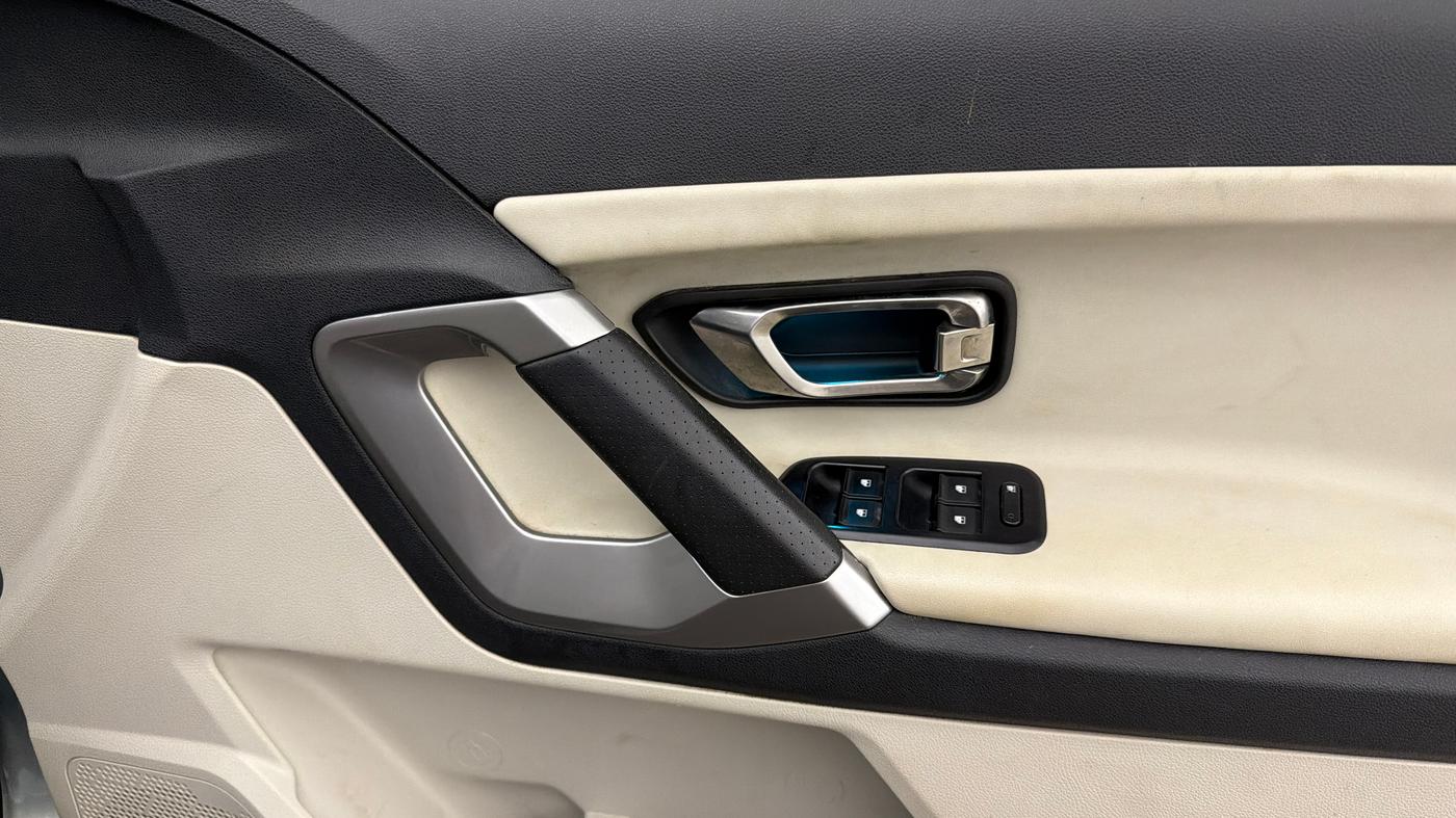 2021 Tata Safari XZ PLUS, Diesel, Manual, 59,576 km, Driver Side Door Panels Control