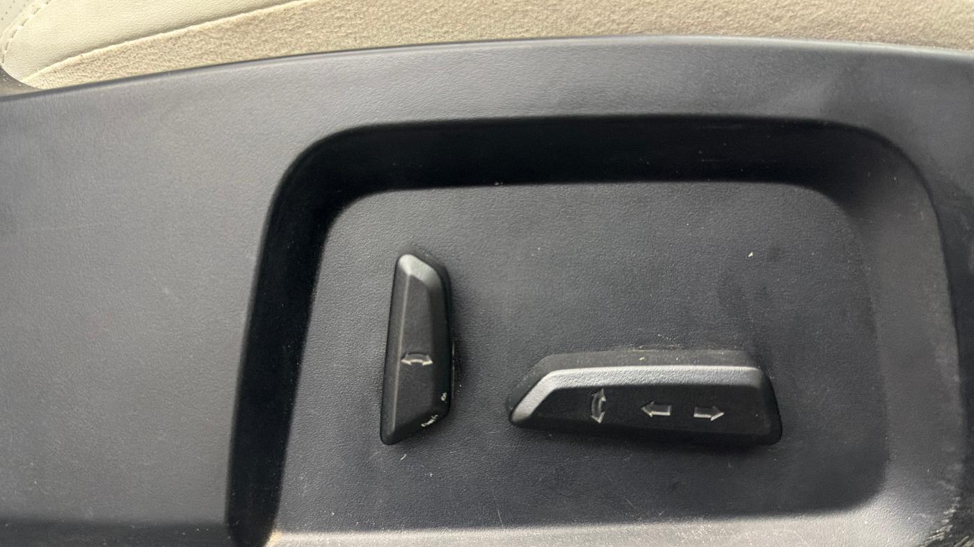 2021 Tata Safari XZ PLUS, Diesel, Manual, 59,576 km, Driver Side Adjustment Panel