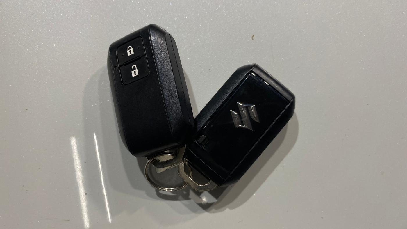 2025 Maruti Grand Vitara ALPHA SMART HYBRID ALLGRIP, Petrol, Manual, 21,377 km, Key Close Up