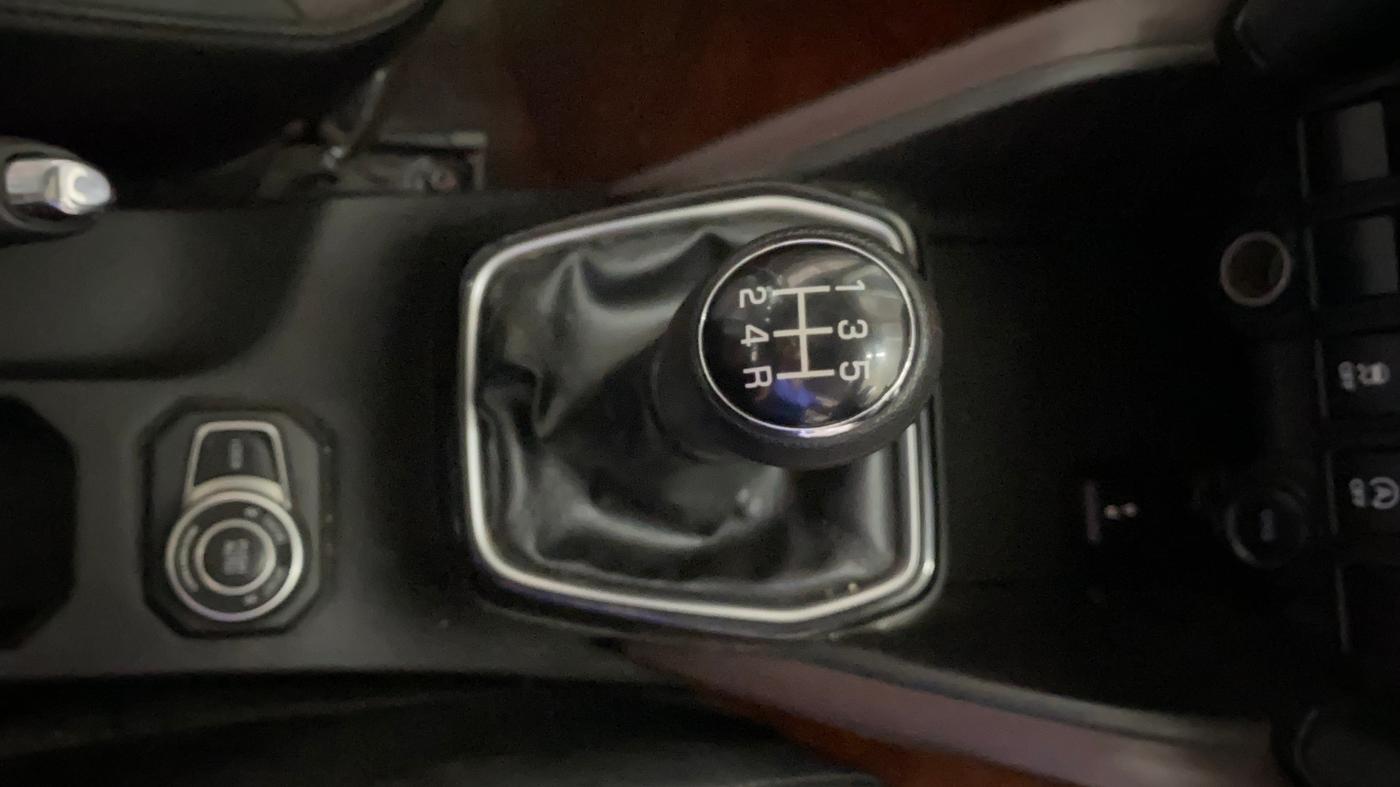 2025 Maruti Grand Vitara ALPHA SMART HYBRID ALLGRIP, Petrol, Manual, 21,377 km, Gear Lever