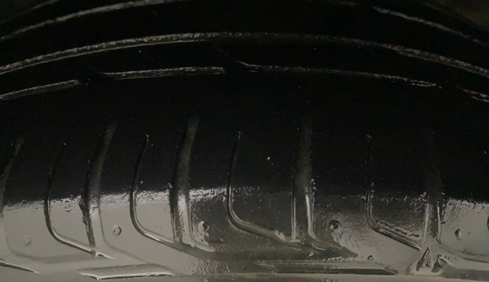 2019 Tata NEXON XZ PLUS PETROL, Petrol, Manual, 1,02,412 km, Right Front Tyre Tread