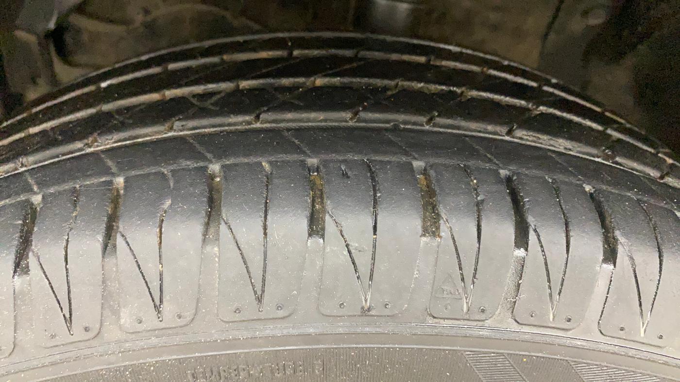 2022 Toyota URBAN CRUISER PREMIUM GRADE AT, Petrol, Automatic, 23,617 km, Left Front Tyre Tread