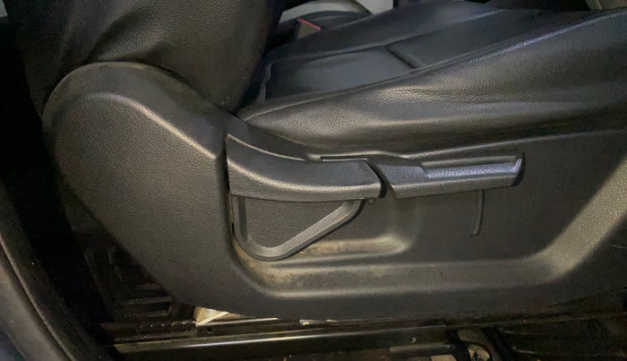 2022 KIA SONET HTX 1.0 IMT, Petrol, Manual, 27,105 km, Driver Side Adjustment Panel