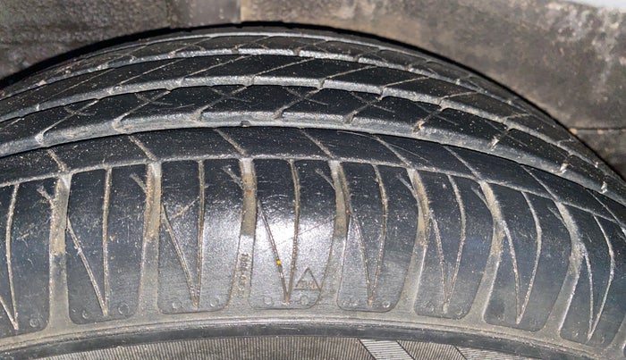 2022 KIA SONET HTX 1.0 IMT, Petrol, Manual, 27,105 km, Right Rear Tyre Tread