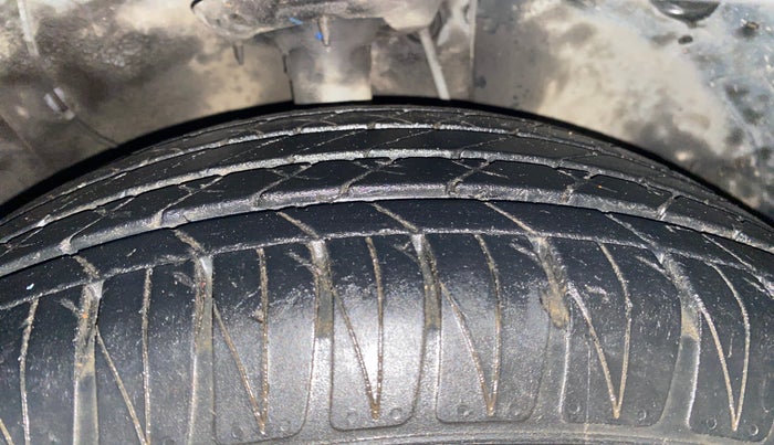 2022 KIA SONET HTX 1.0 IMT, Petrol, Manual, 27,105 km, Right Front Tyre Tread