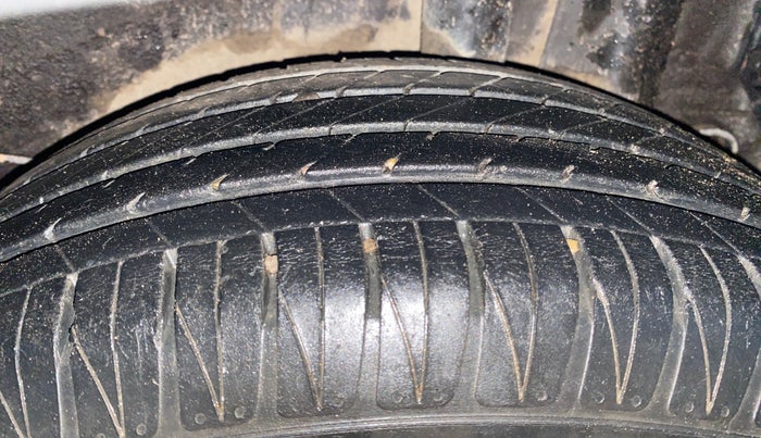 2022 KIA SONET HTX 1.0 IMT, Petrol, Manual, 27,105 km, Left Rear Tyre Tread