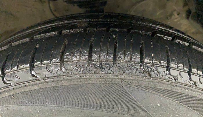 2020 Maruti S PRESSO VXI (O) CNG, CNG, Manual, 73,970 km, Right Front Tyre Tread