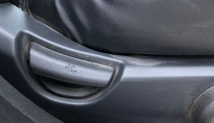 2016 Hyundai Grand i10 ASTA 1.1 CRDI, Diesel, Manual, 92,725 km, Driver Side Adjustment Panel