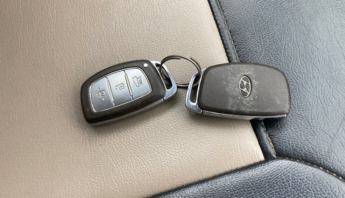 2016 Hyundai Grand i10 ASTA 1.1 CRDI, Diesel, Manual, 92,725 km, Key Close Up