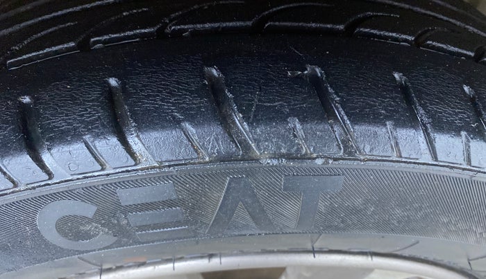 2016 Hyundai Grand i10 ASTA 1.1 CRDI, Diesel, Manual, 92,725 km, Right Front Tyre Tread