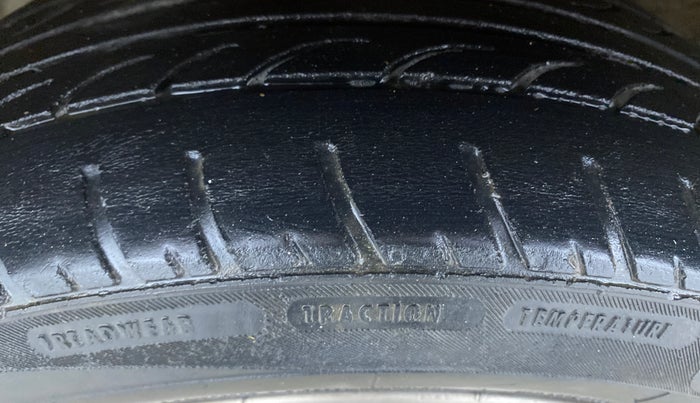 2016 Hyundai Grand i10 ASTA 1.1 CRDI, Diesel, Manual, 92,725 km, Left Front Tyre Tread