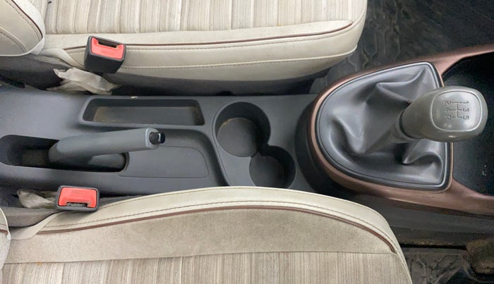 2022 Hyundai AURA S 1.2, Petrol, Manual, 43,880 km, Gear Lever