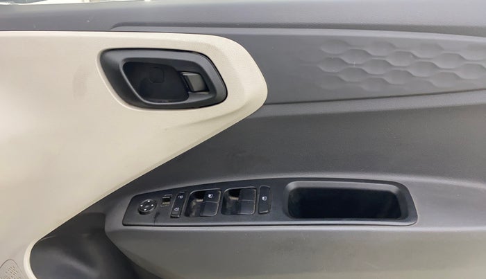 2022 Hyundai AURA S 1.2, Petrol, Manual, 43,880 km, Driver Side Door Panels Control