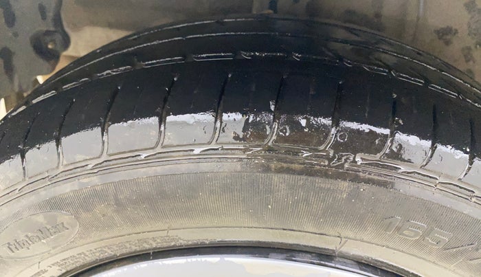 2022 Hyundai AURA S 1.2, Petrol, Manual, 43,880 km, Right Rear Tyre Tread