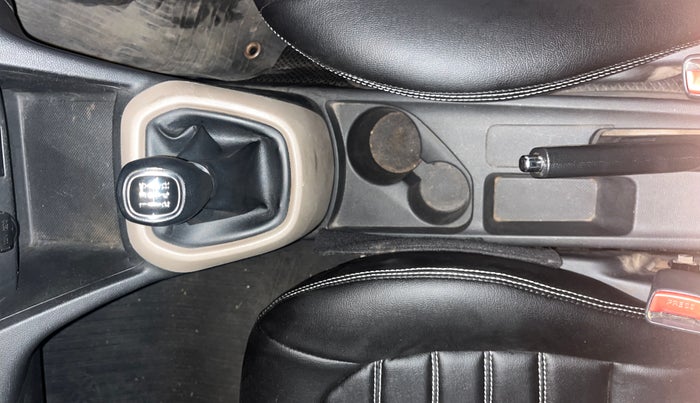 2017 Hyundai Grand i10 SPORTZ 1.2 KAPPA VTVT, Petrol, Manual, 1,00,173 km, Gear Lever