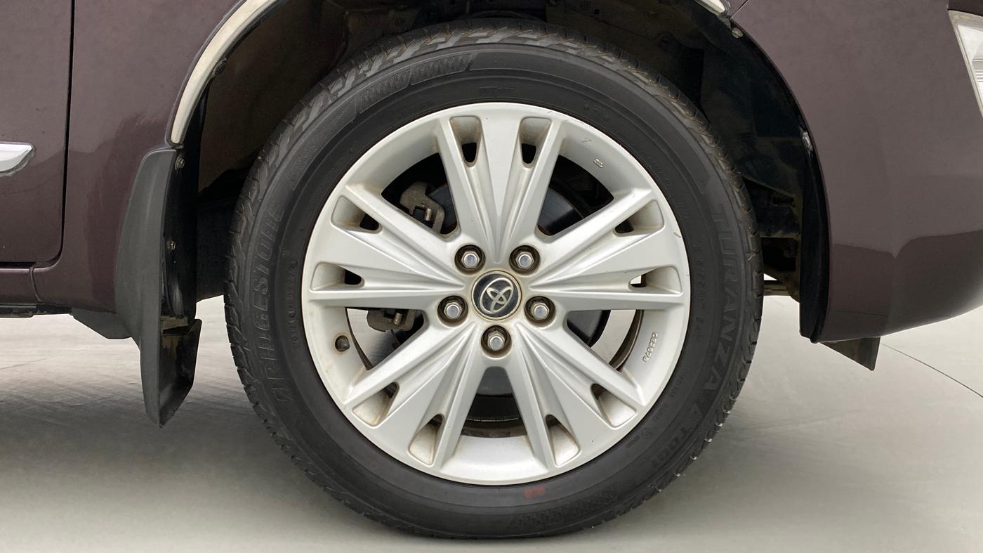 2016 Toyota Innova Crysta 2.7 ZX AT 7 STR, Petrol, Automatic, 65,820 km, Right Front Wheel