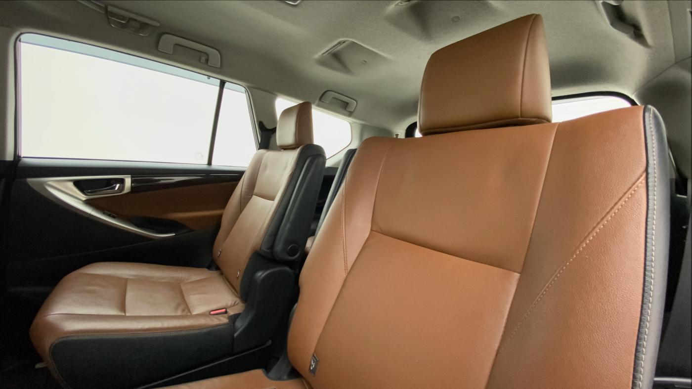 2016 Toyota Innova Crysta 2.7 ZX AT 7 STR, Petrol, Automatic, 65,820 km, Right Side Rear Door Cabin