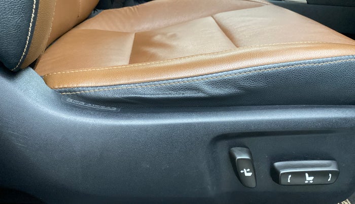 2016 Toyota Innova Crysta 2.7 ZX AT 7 STR, Petrol, Automatic, 65,820 km, Driver Side Adjustment Panel